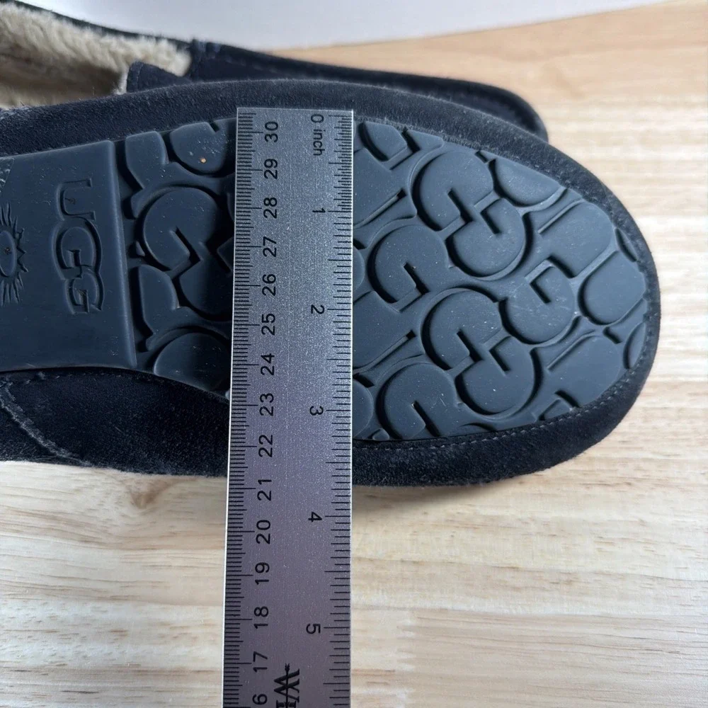 READ UGG Ascot Slipper Color Black Men's Size US 8 /Women's US 9. Style# 1101110